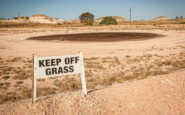 Coober Pedy travel guide golf club