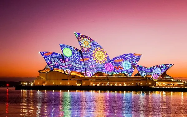 he Sydney Opera House